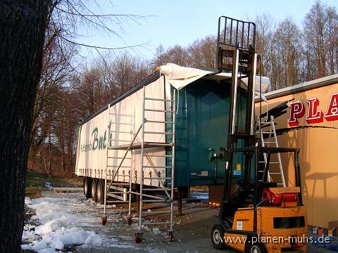 plane_lkw061.jpg